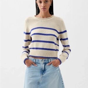 GAP Striped Blue and Cream Women's Sweater in Small Tall